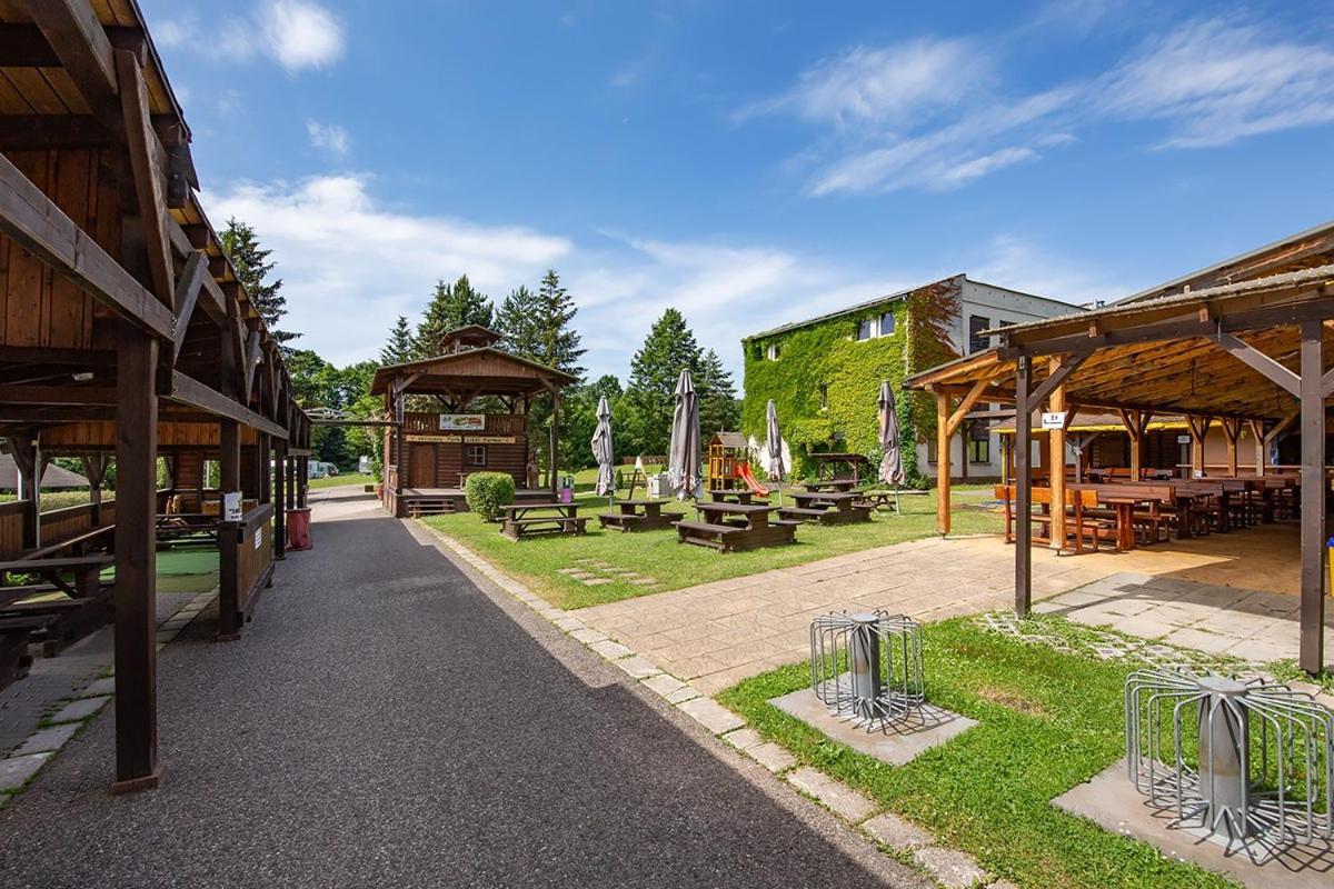Holiday Park Vrchlabi - Lisci Farma Eksteriør bilde